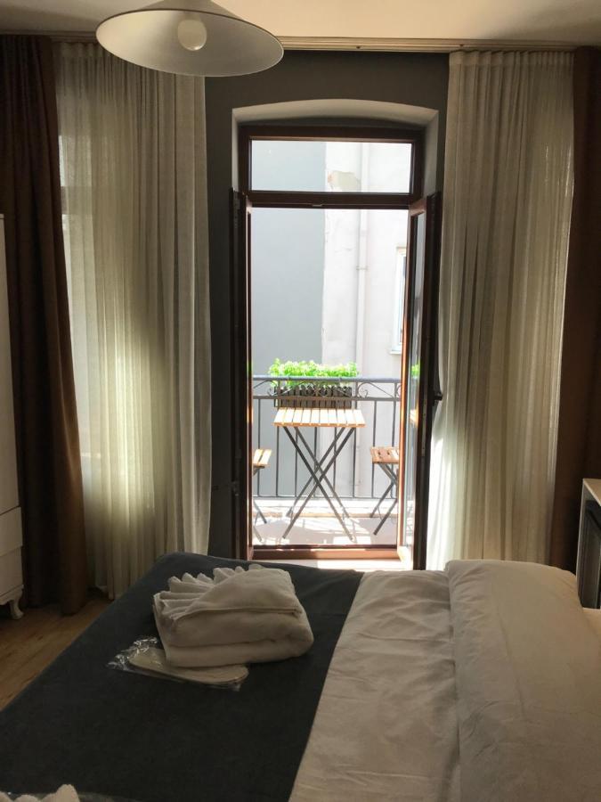 איסטמבול Utarit Hotel מראה חיצוני תמונה A room at the hotel